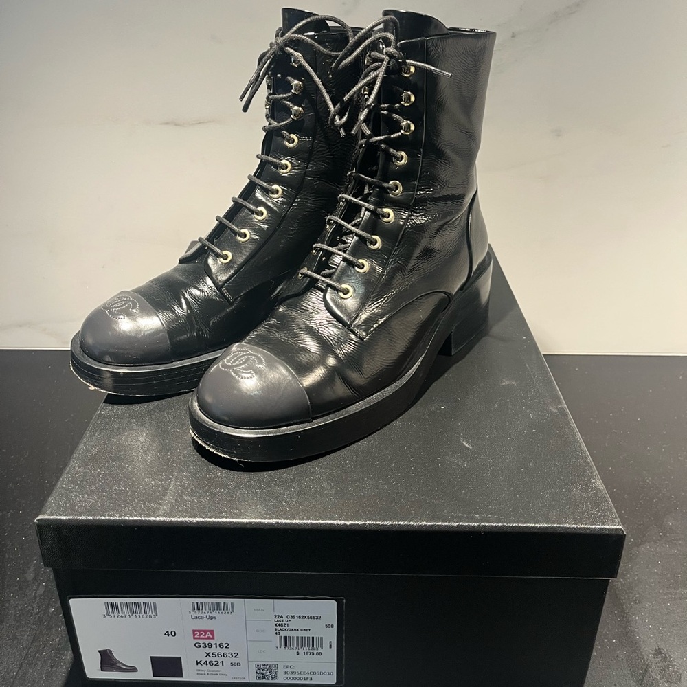 Chanel lace up boots size 40 black and dark grey with box and shoe bags - Picture 4 of 14